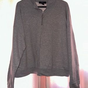 Cropped gray sweatshirt not used